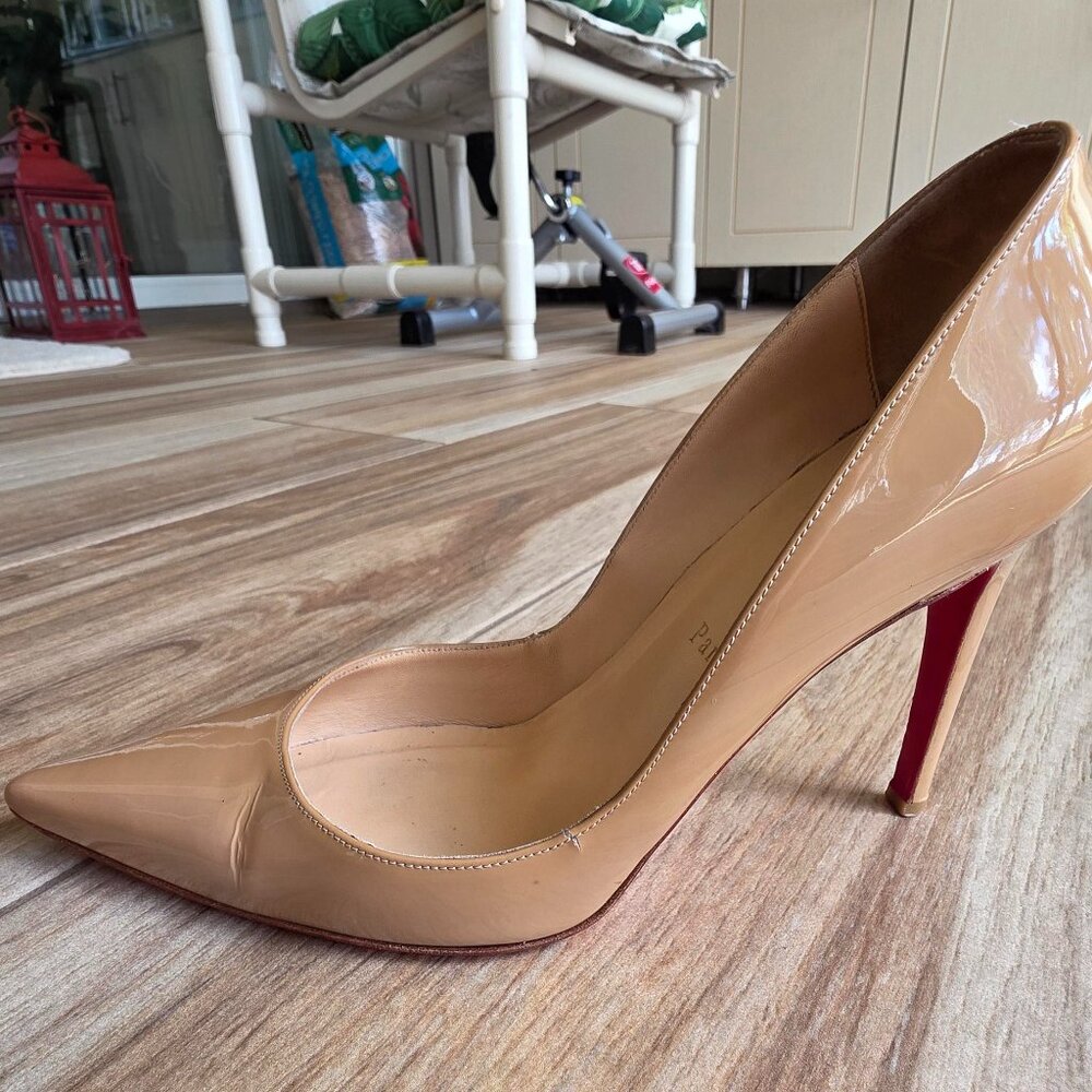 Christian Louboutin Pigalle Nude Patent Leather Pumps Eur. 39.5